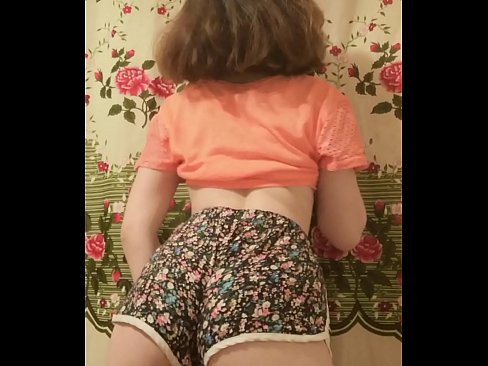 ❤️ Sexy mladá kočka svléká šortky před kamerou. Šukání video u cs.ergoupa.top